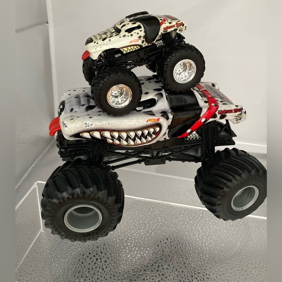 “Monster Mutt” Monster Jam Trucks- Large & Small (Set of 2) - Picture 5 of 5